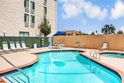 What are the Prices of Inns in Fullerton, California?