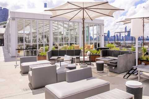 The Ultimate Guide to Rooftop Bars in Chicago, IL