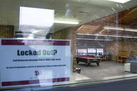 Brookman residence hall makes security changes, front doors now locked 24/7 - The Volante