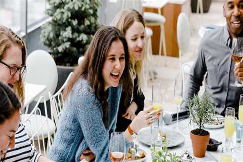 The Ultimate Guide to Dining with Large Groups and Parties in Northeastern Illinois