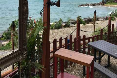The Best Waterfront and Scenic View Eateries in Northeastern Illinois