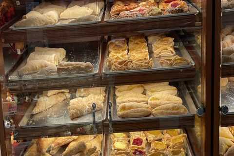 Exploring the Delicious Flavors of Bakeries in Southwestern Pennsylvania