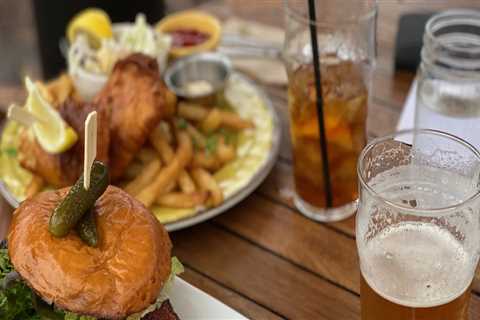 Savoring the Seafood Delights of Western Washington's Eateries