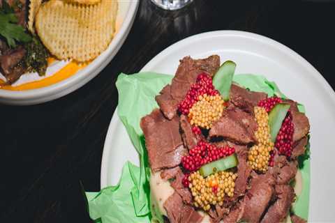 Exploring the Diverse Cuisine of Northeast Ohio Restaurants: A Food Expert's Perspective